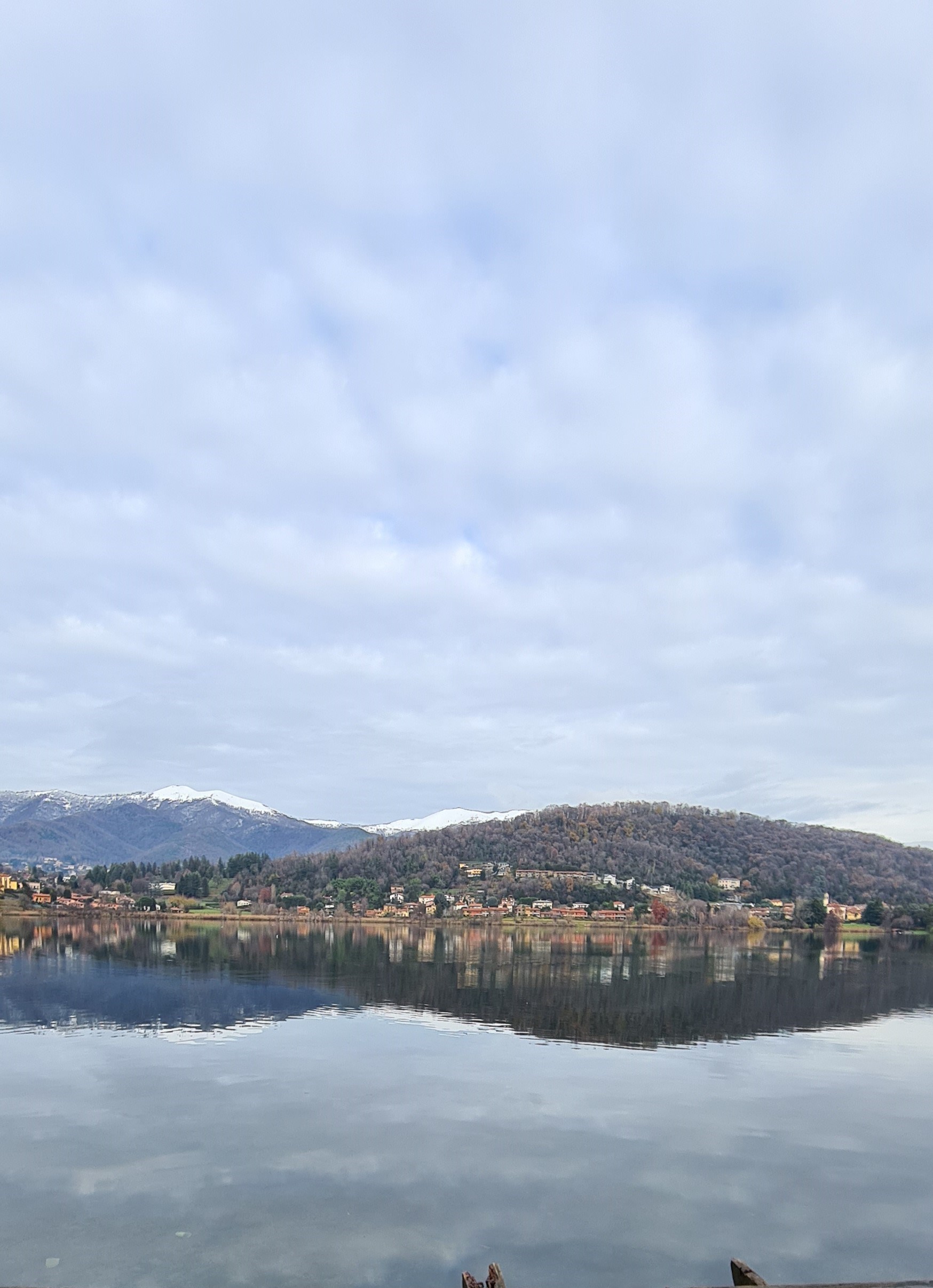 il lago e il monte Orfano